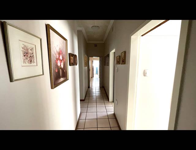 3 BEDROOM HOUSE FOR SALE IN LYTTELTON MANOR